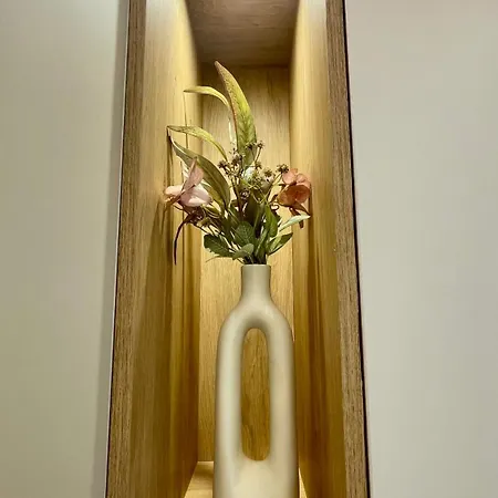 Modern Light Heaven In Center - 2br Ap Apartman