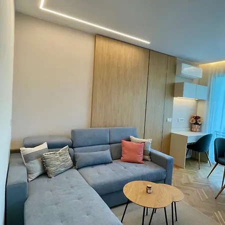 Modern Light Heaven In Center - 2br Ap Apartman *