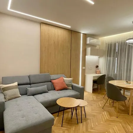 Modern Light Heaven In Center - 2br Ap Apartman *