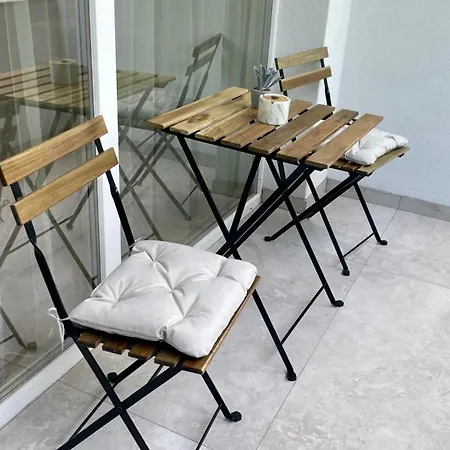 Apartman Modern Light Heaven In Center - 2br Ap Várna