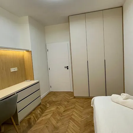 Modern Light Heaven In Center - 2br Ap Apartman Várna