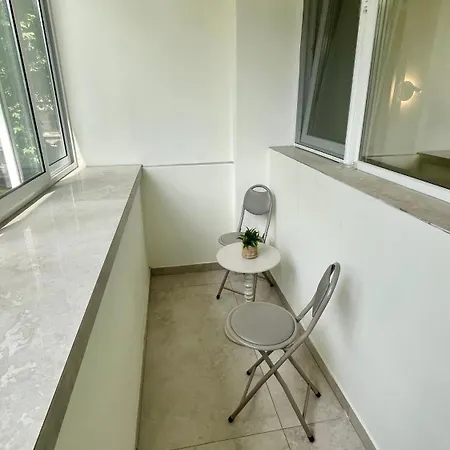 Apartman Modern Light Heaven In Center - 2br Ap Várna